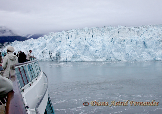 USA-Hubbard-Glacier-Alaska-from-cruise-ship